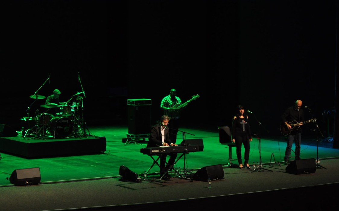 Don Moen and Lenny LeBlanc on stage at Kallang Theatre